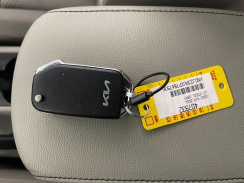 Used 2023 Kia Soul LX w/ LX Technology Package FWD image 27