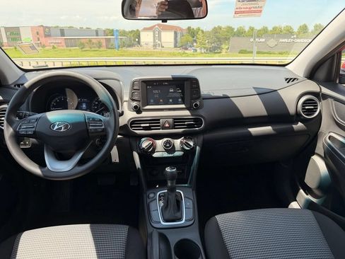 Used 2019 Hyundai Kona SE FWD image 3