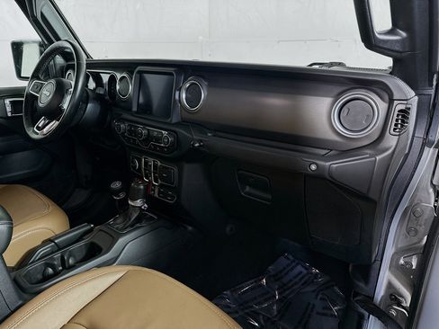 Used 2023 Jeep Gladiator Rubicon w/ LED Lighting Group image 27