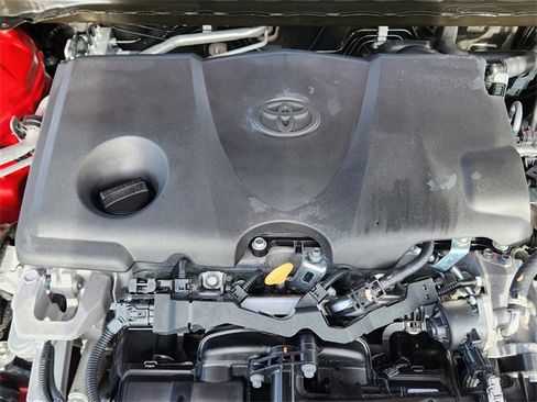 Used 2023 Toyota Camry XLE image 17