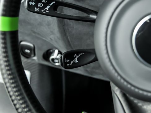 Used 2024 McLaren 750S Spider RWD image 29