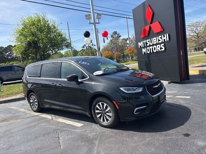 Used 2023 Chrysler Pacifica Touring-L