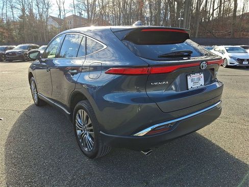 Used 2021 Toyota Venza Limited w/ Carpet Mat Package (TMS) image 5