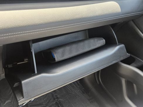 Used 2025 Honda Pilot EX-L image 19