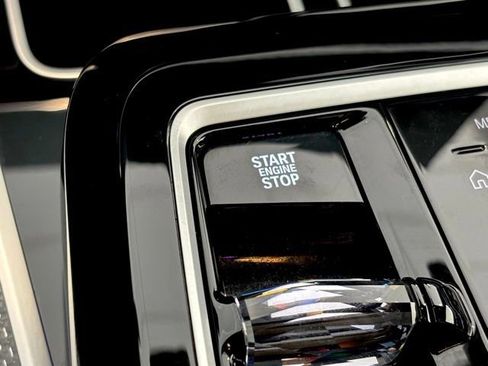 Used 2025 BMW 760i xDrive w/ Executive Package image 36