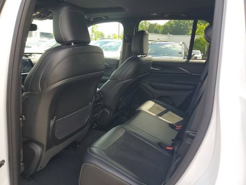 Certified 2025 Jeep Grand Cherokee Altitude RWD image 14