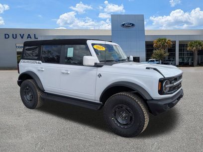 New 2025 Ford Bronco Outer Banks w/ Sasquatch Package