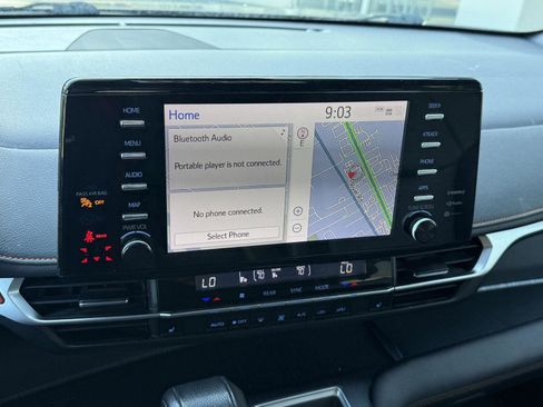 Used 2021 Toyota Sienna XSE FWD image 16