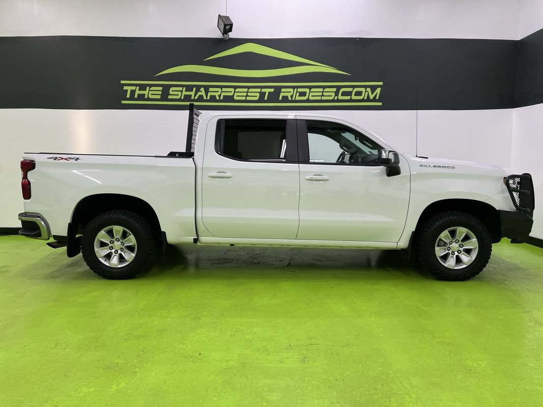 Used 2020 Chevrolet Silverado 1500 LT w/ Convenience Package AWD/4WD image 11