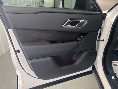 Used 2026 Land Rover Range Rover Velar Dynamic SE image 8
