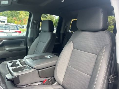 Used 2022 Chevrolet Silverado 1500 LT image 4