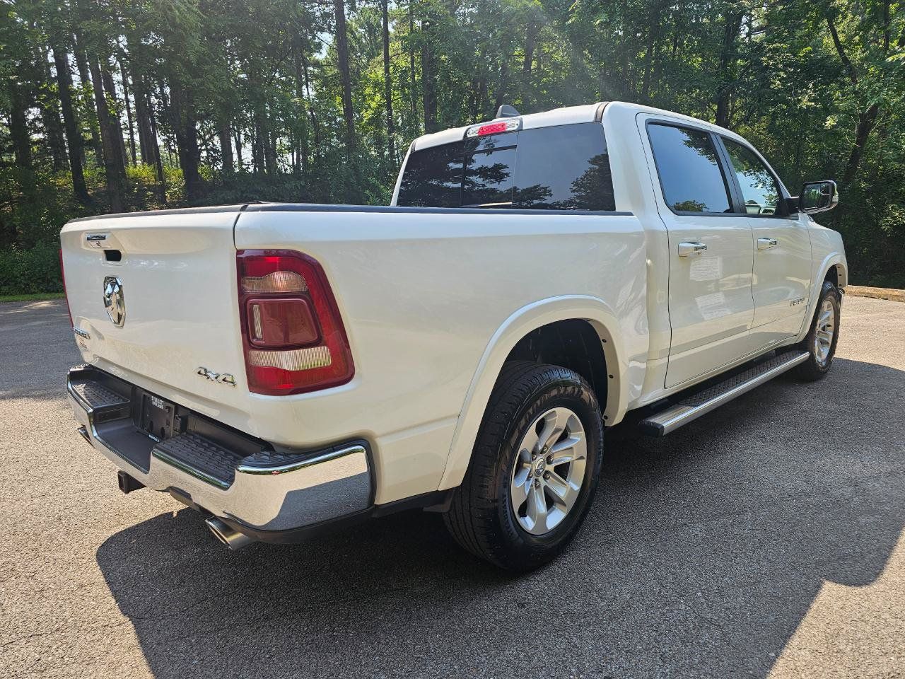 Used 2019 RAM 1500 Laramie AWD/4WD image 5