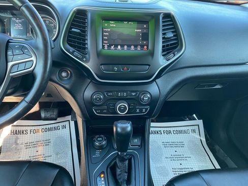 Used 2019 Jeep Cherokee Latitude Plus w/ Cold Weather Group image 15