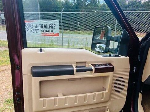 Used 2010 Ford F250 Lariat image 8