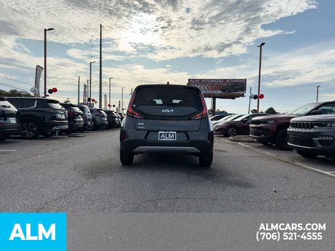 Used 2025 Kia Soul LX w/ LX Technology Package FWD image 20