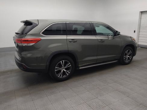 Used 2018 Toyota Highlander LE FWD image 10