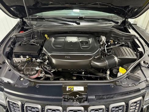 Used 2018 Jeep Grand Cherokee Trailhawk w/ Trailhawk Luxury Group AWD/4WD image 28