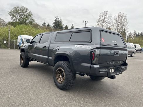 Used 2020 Toyota Tacoma TRD Off-Road w/ TRD Premium Off Road Package AWD/4WD image 36
