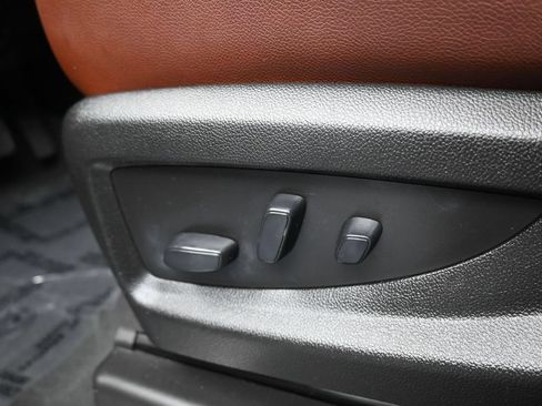 Used 2019 Chevrolet Tahoe Premier w/ Premier Plus Edition RWD image 13