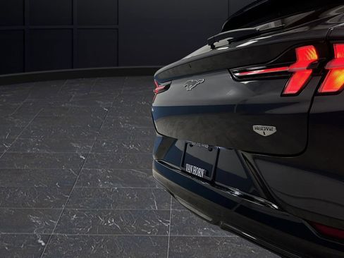 Used 2022 Ford Mustang Mach-E California Route 1 image 34