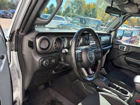 Used 2023 Jeep Wrangler Unlimited Sport image 12