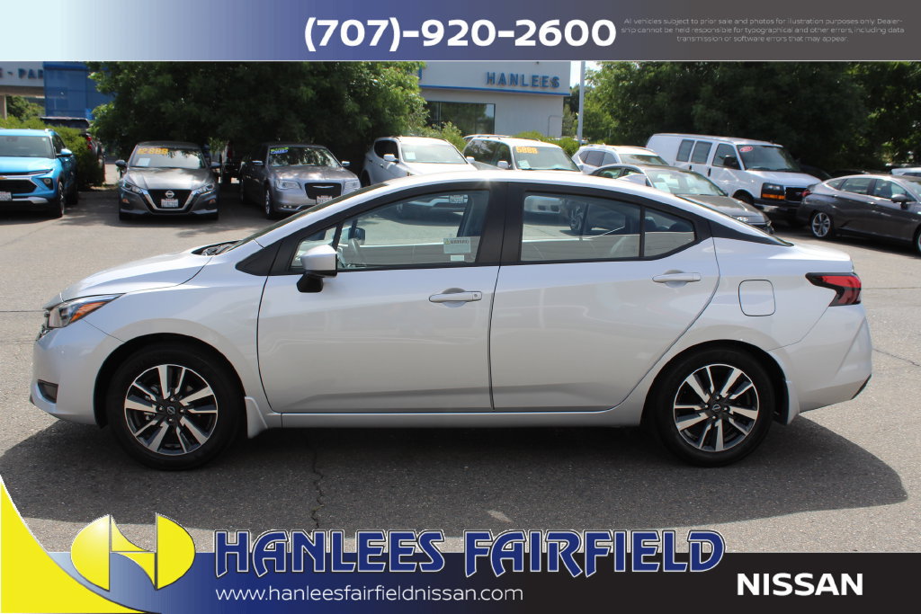Used 2025 Nissan Versa SV w/ Trunk Package FWD image 2