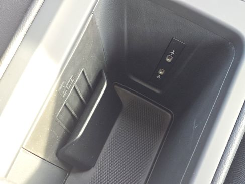 New 2026 Volkswagen Tiguan SE R-Line image 25