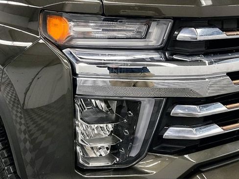 Used 2022 Chevrolet Silverado 3500 High Country w/ Safety Package II image 33