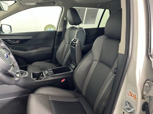 Used 2025 Subaru Outback Onyx Edition AWD/4WD image 10