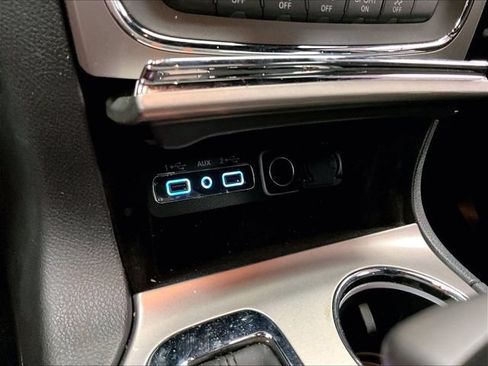 Used 2021 Jeep Grand Cherokee Laredo AWD/4WD image 30