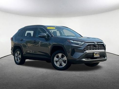 Used 2022 Toyota RAV4 XLE AWD/4WD image 2