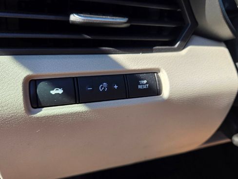 Used 2025 Nissan Altima 2.5 SV FWD image 27
