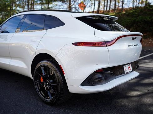 Used 2022 Aston Martin DBX image 8