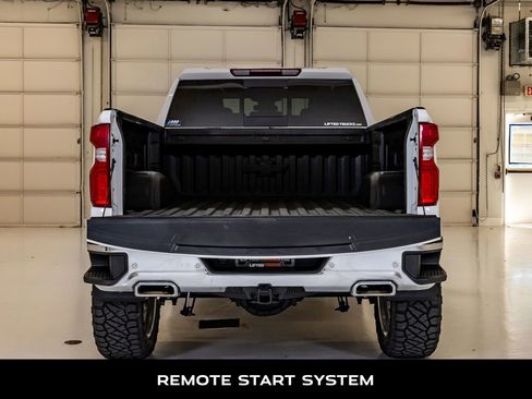 Used 2022 Chevrolet Silverado 1500 LTZ AWD/4WD image 9
