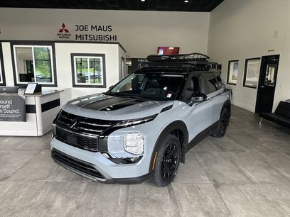 New 2025 Mitsubishi Outlander SE