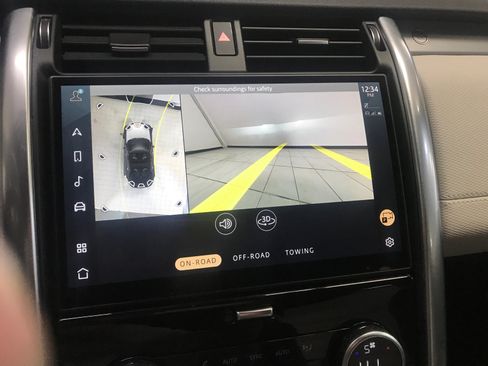 Used 2023 Land Rover Discovery S R-Dynamic image 19