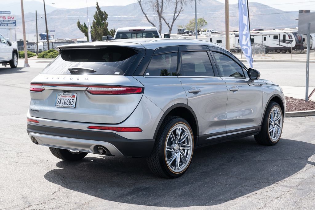 Used 2024 Lincoln Corsair Reserve w/ Equipment Group 201A FWD image 5