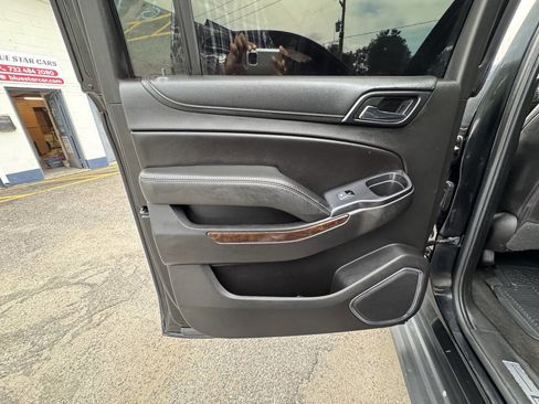 Used 2018 Chevrolet Suburban LT image 31