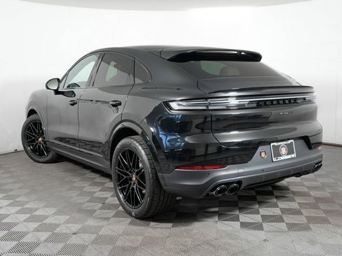 Used 2026 Porsche Cayenne S AWD/4WD image 3
