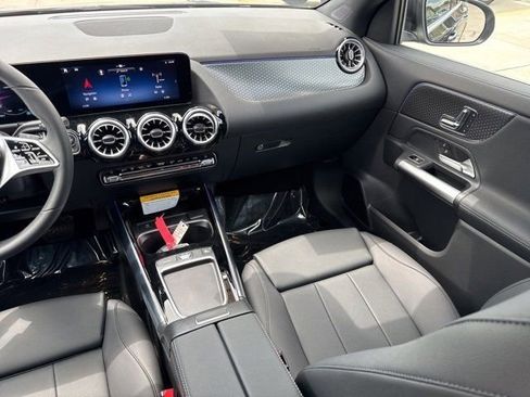 New 2025 Mercedes-Benz GLA 250 image 10