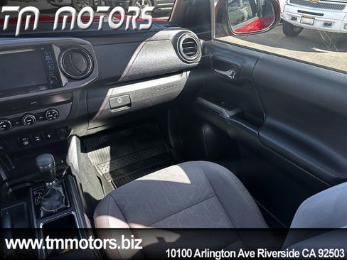 Used 2019 Toyota Tacoma TRD Off-Road image 11