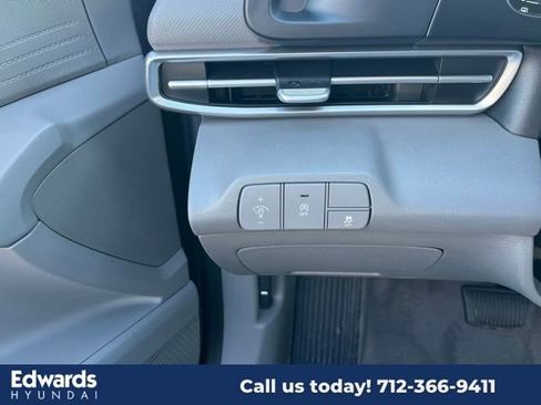 New 2025 Hyundai Elantra SE image 20