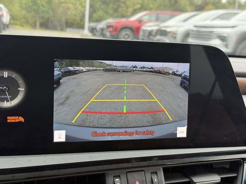 Used 2024 Lexus ES 250 w/ Premium Package image 26