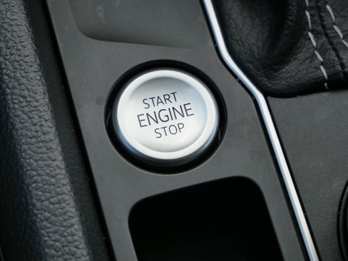 Certified 2023 Volkswagen Atlas SEL R-Line image 27