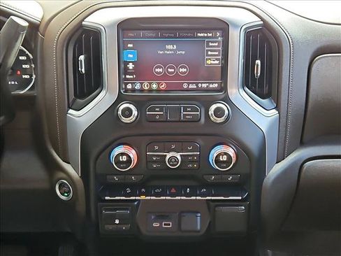 Used 2020 GMC Sierra 1500 SLT w/ X31 Off-Road Package AWD/4WD image 15