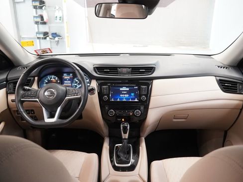 Used 2019 Nissan Rogue SV AWD/4WD image 19