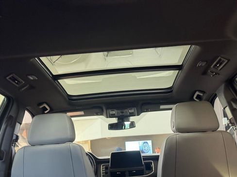 Used 2022 Chevrolet Tahoe LT w/ LT Signature Plus Package image 10