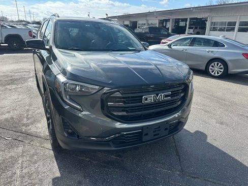 Used 2021 GMC Terrain SLT w/ Infotainment Package II image 2