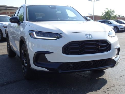 Used 2025 Honda HR-V Sport image 6