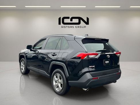 Used 2025 Toyota RAV4 XLE AWD/4WD image 3